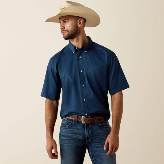 Ariat Lightweight Twill Classic Fit Shirt