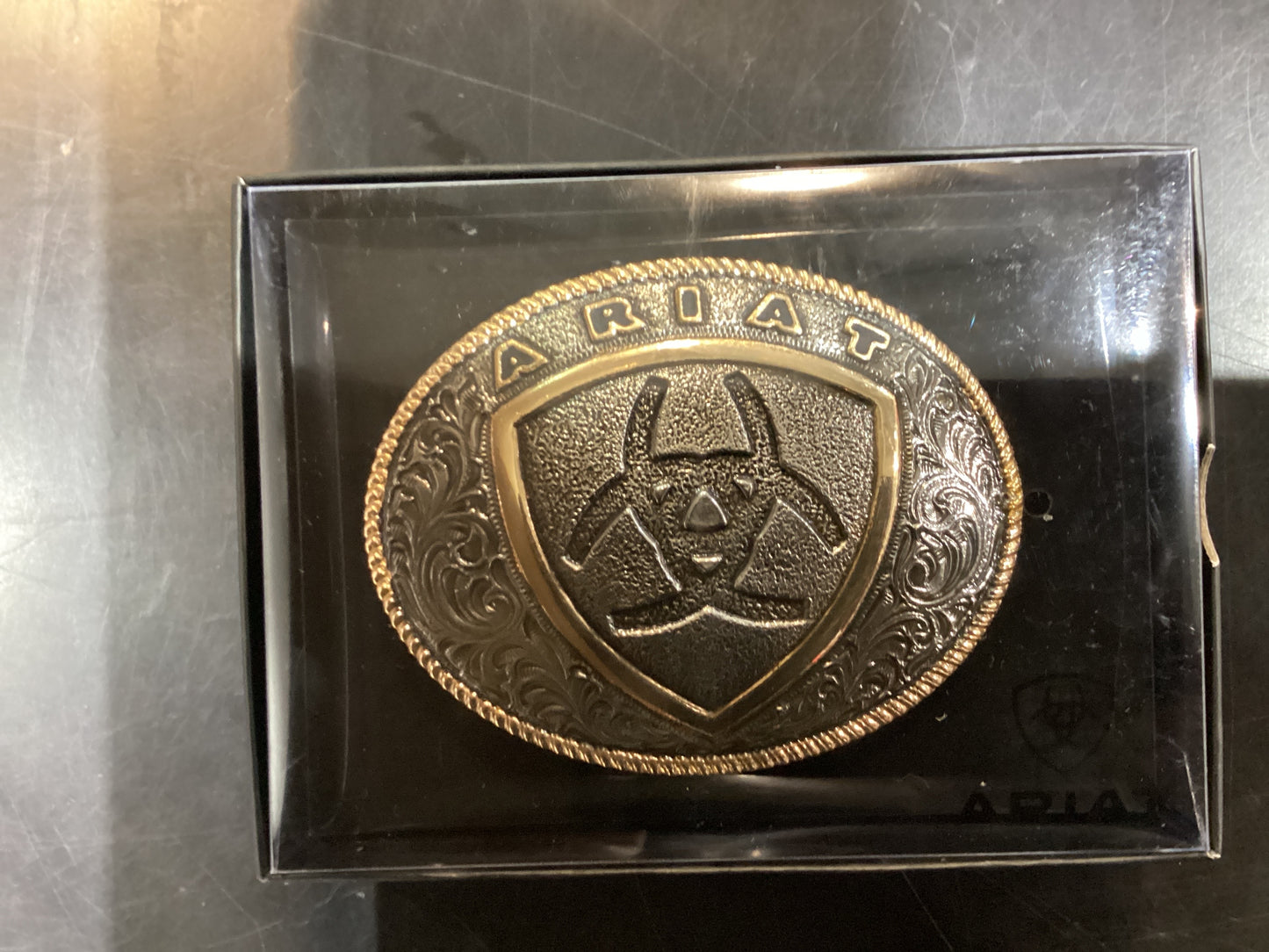 ARIAT BELT BUCKLE OVAL SILVER/GOLD